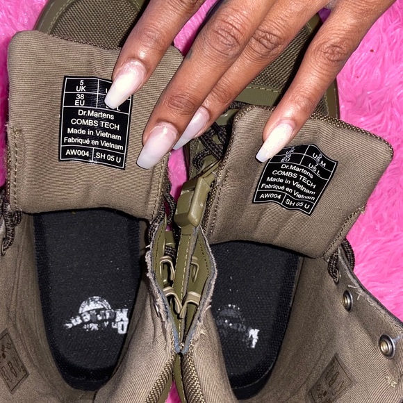 Dr Martens Boots - Picture 5 of 8